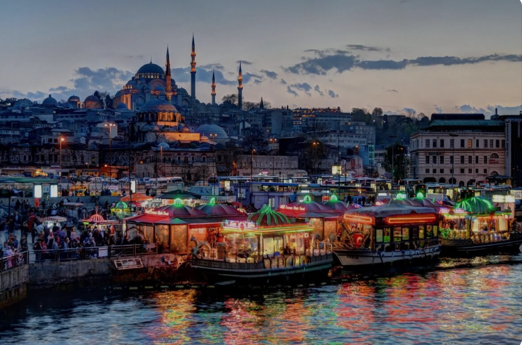 艾米诺努是伊斯坦布尔最独一无二的必游景点之一